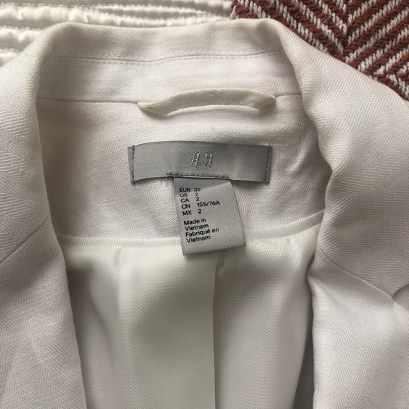 White Blazer with Black Detailing - Picture 4 of 9